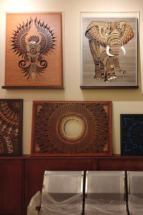 The decorations for log furniture made by a laser engraving machine are very distinctive.